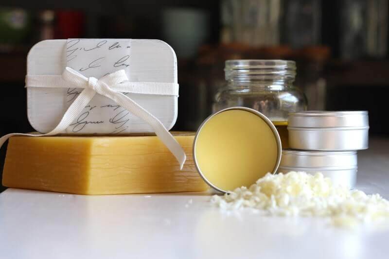 The Art of Blending Essential Oils for DIY Perfumes and Colognes